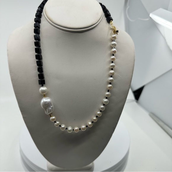 New Handmade Freshwater Pearl & Navy Goldsand Gem Necklace with Toggle Clasp - Picture 10 of 14